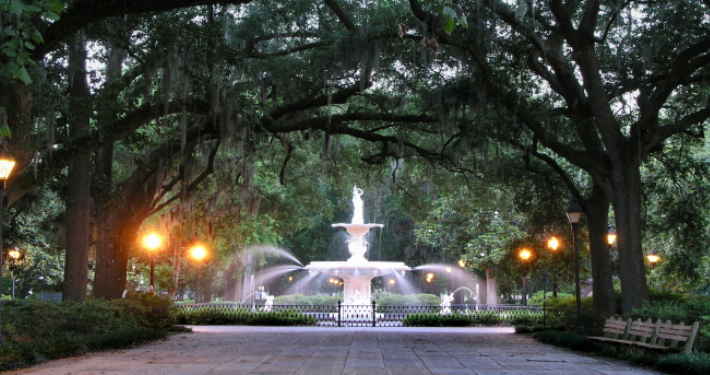 Photo of a park and fountain in Savannah, Georgia
